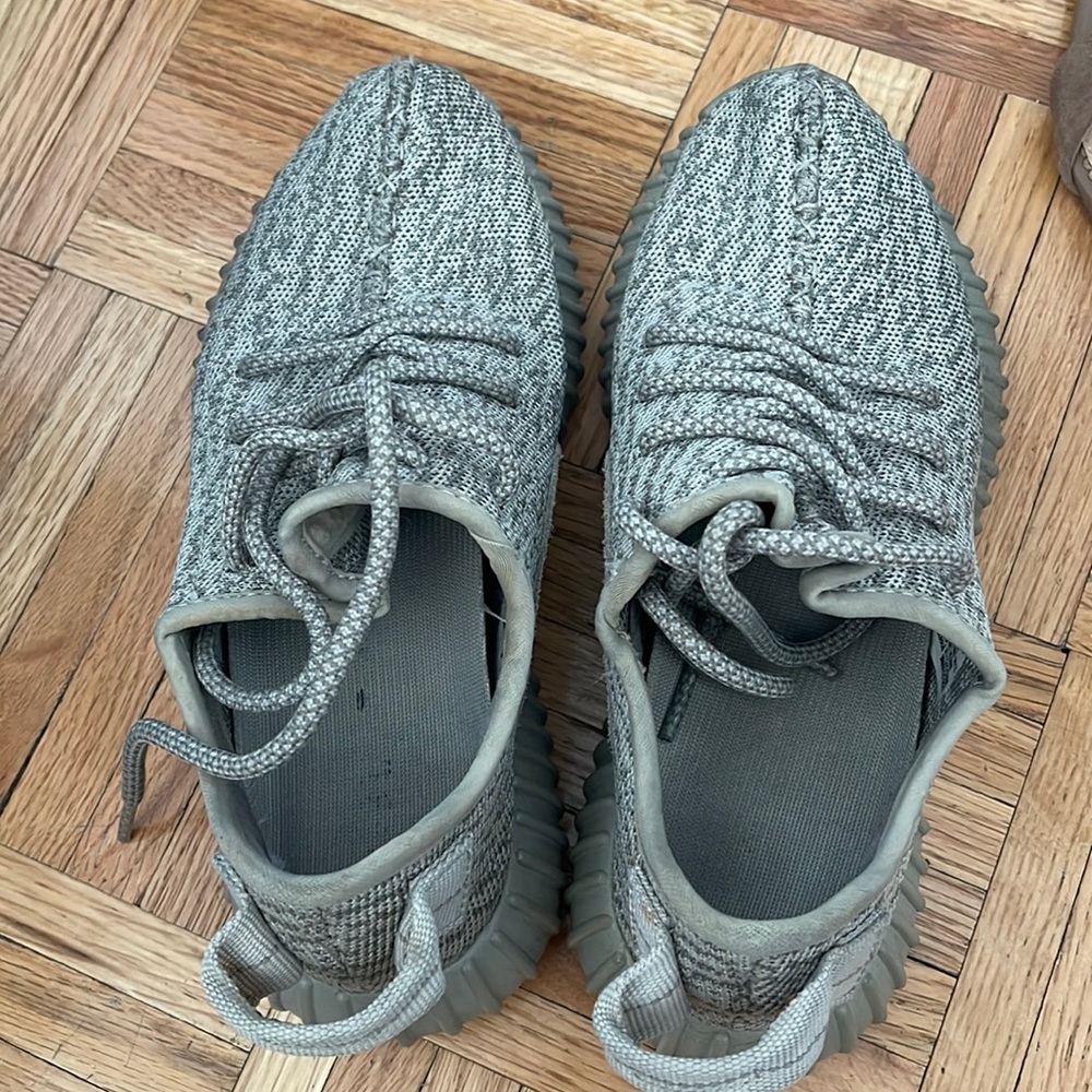 First gen yeezy 350-100% authentic